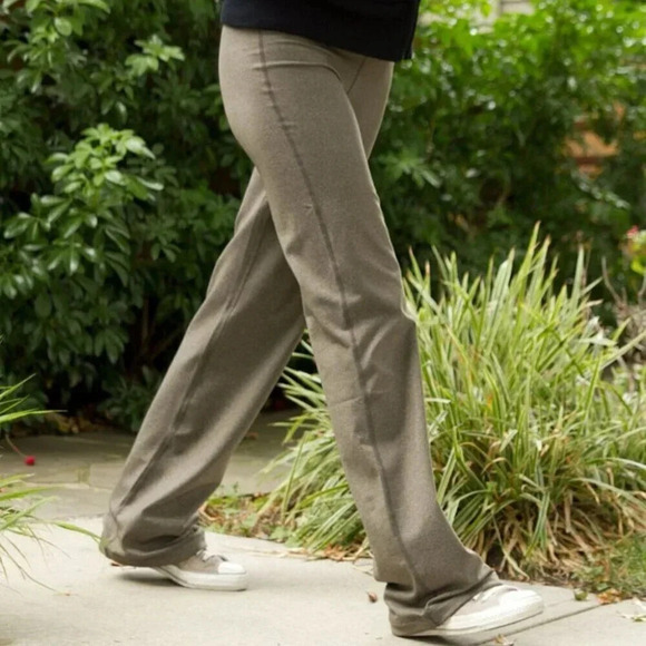 Lululemon Size 6 Relaxed Fit Pant Heathered Deep Camo Green Pant - Picture 1 of 15